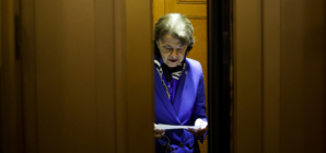 Dianne Feinstein’s extremely awkward, very uncomfortable exit from the political stage