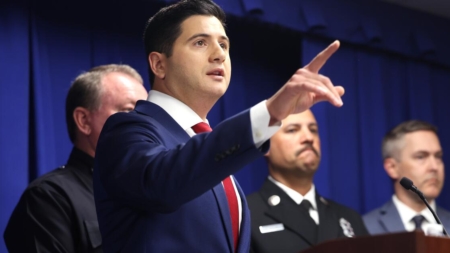 Top L.A. federal prosecutor faces blistering criticism for response to Minneapolis shooting