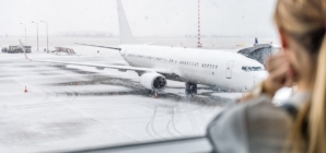 Airlines issue travel waivers ahead of massive winter storm that would affect 200 million people