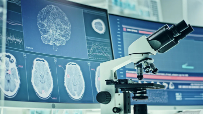 Microscopic robots breakthrough: Smallest programmable bots swim autonomously