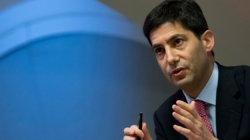 Trump picks Kevin Warsh to chair Federal Reserve amid pressure campaign to cut rates
