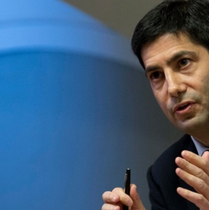 Trump picks Kevin Warsh to chair Federal Reserve amid pressure campaign to cut rates