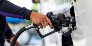 How rising fuel prices impact consumers shopping in stores or online