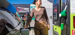 Surging U.S. gas prices could erase bigger tax refunds, analysis finds