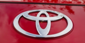 Toyota recalls 550,000 Highlander SUVs because seat backs may fail to lock