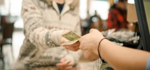 U.S. shoppers should brace for impact of higher oil prices, experts say