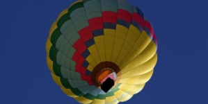 13 hot air balloon riders safe after emergency landing in Temecula yard