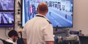 Police target London phone-snatching gangs