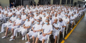 El Salvador holds mass trial for 486 alleged gang members