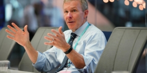 United CEO floated idea of United-American Airlines merger, sources say