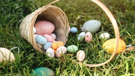 What’s open and closed on Easter 2026? Sunday hours for major stores and food chains.