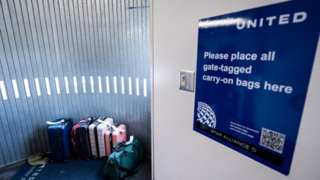 United raises bag fees, becoming second U.S. carrier to up the price this week
