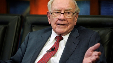 Berkshire Hathaway shareholders gather for 1st annual meeting without Warren Buffet on stage