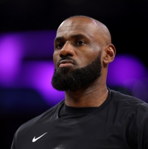 NBA Legend Calls Out Players For Being ‘Jealous’ of LeBron James
