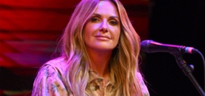 Carly Pearce reveals worst fear after chronic heart condition diagnosis