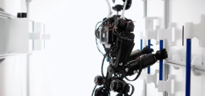 Four-armed Helios robot built for zero gravity could change spaceflight