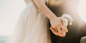 Catholic priest advises engaged couples to stop having sex before wedding