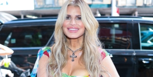 Jessica Simpson marks 46th birthday with a poolside tanning selfie