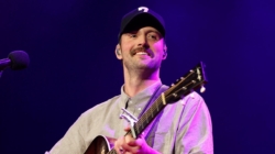 Ruston Kelly admits to fentanyl dependency after golf cart accident