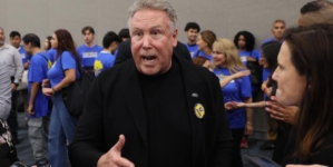 Ex-gubernatorial candidate pleads not guilty to threatening witnesses