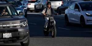 L.A. City Council members call for new restrictions on e-bikes