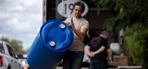 Hundreds of thousands of people in Puerto Rico wake up with no running water as rationing begins: “It’s brutal”