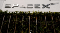 Why SpaceX stock is falling despite strong revenue growth