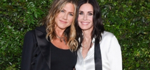 Jennifer Aniston and Courteney Cox vacation in Mallorca