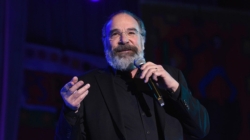 Mandy Patinkin opts for human composting over burial or cremation